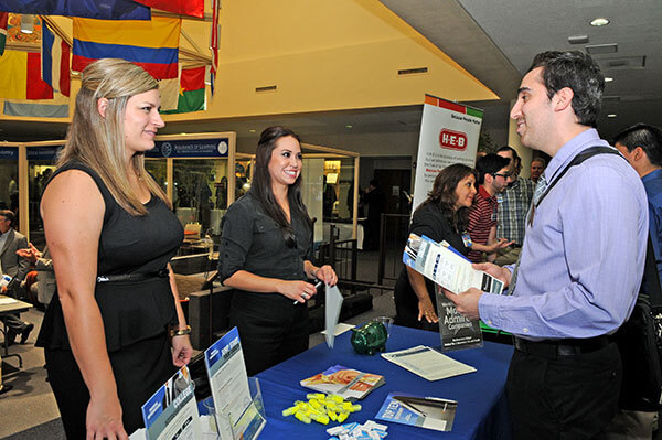 Student asking about internship and career opportunities for Finance and Risk Management majors