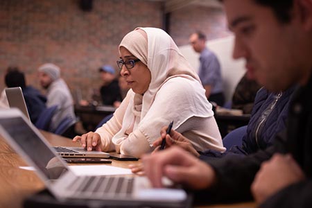 GSB students on computer