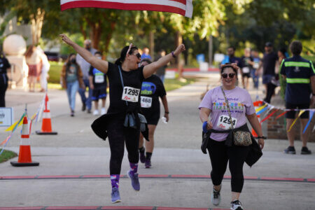 Women join in the 5K and Parents Weekend 2021