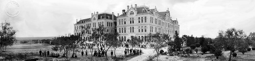 Black and white historical photo of St. Louis Hall at ƵƬ's University