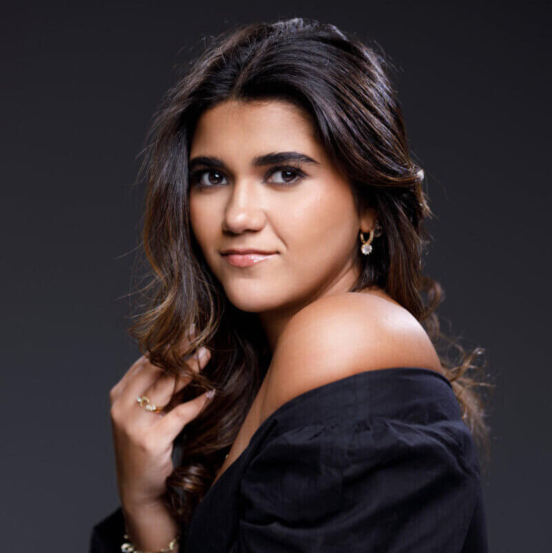 Headshot of Valentina Asfura