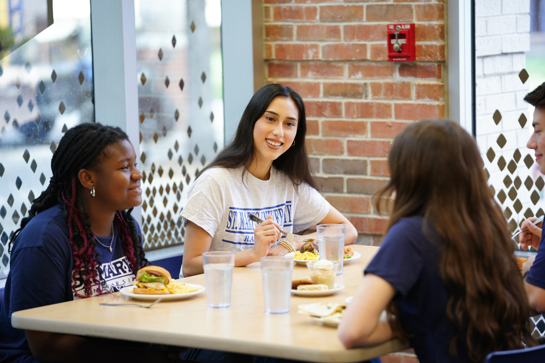 Students eating at the Diamondback Cafe.