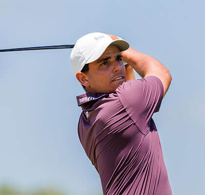 Gonzalez Ramirez (B.B.A. ’20) tees off during a recent round of golf.