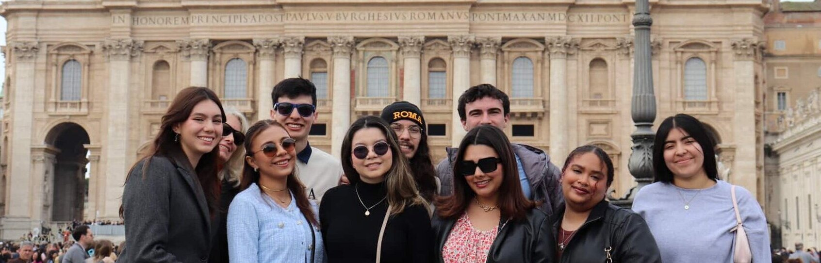 St. Mary's University Honors Program students gather together for a group picture in Rome.